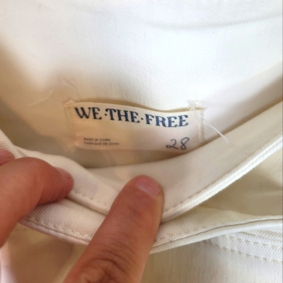 We The Free Venice Beach Flare Jeans in Worn White, sz 28 - Picture 6 of 16